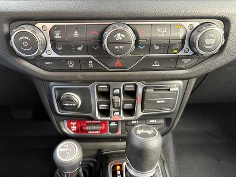 New 2026 Jeep Wrangler Unlimited Sport w/ Dual Top Group AWD/4WD image 27