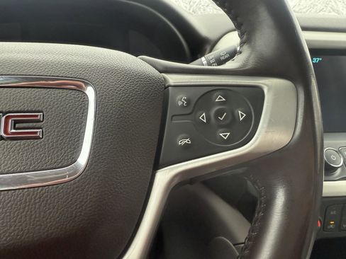 Used 2018 GMC Acadia SLT image 15