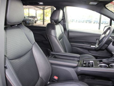 Certified 2025 Toyota Sienna XLE Woodland Edition AWD/4WD image 42