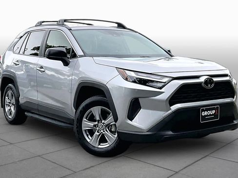 Certified 2025 Toyota RAV4 LE AWD/4WD image 3