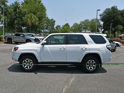 Certified 2023 Toyota 4Runner TRD Off-Road Premium w/ Moonroof Package AWD/4WD image 2
