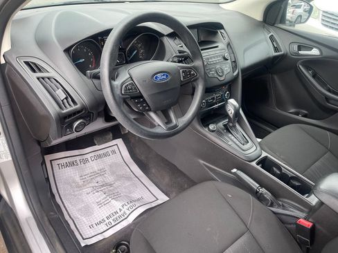 Used 2016 Ford Focus SE w/ SE Power Seat Package FWD image 13
