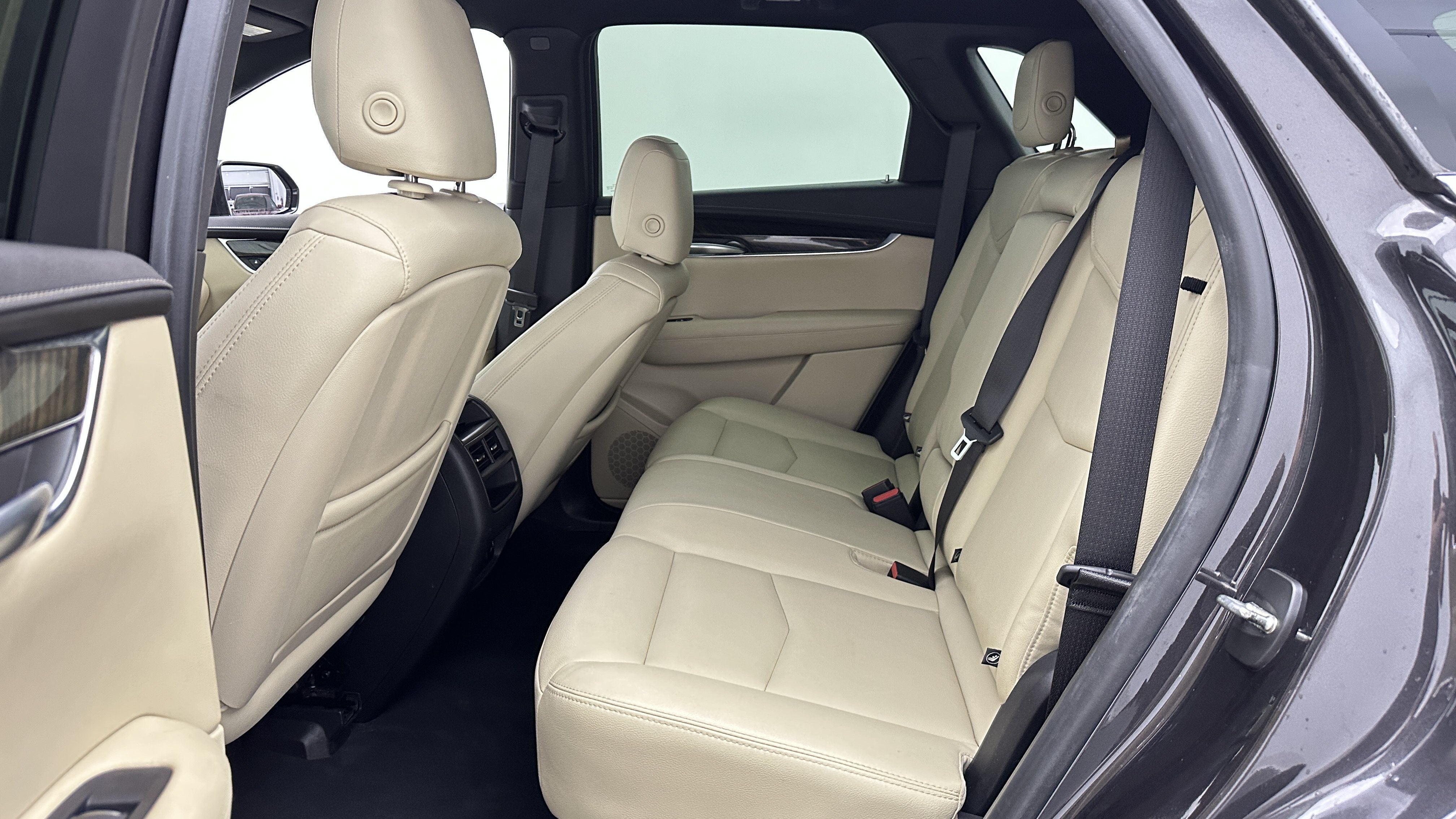 Used 2018 Cadillac XT5 FWD w/ LPO, Wheel Lock Package image 25
