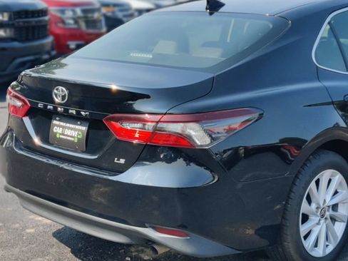 Used 2022 Toyota Camry LE w/ Carpet Mat Package (TMS) FWD image 11