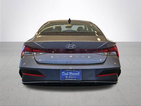 Used 2024 Hyundai Elantra SEL image 8