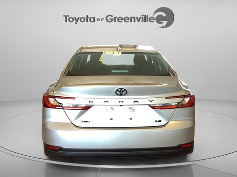 Certified 2025 Toyota Camry LE FWD image 5