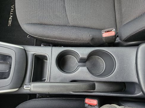 Used 2016 Nissan Sentra S image 50