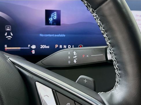 Used 2025 Buick Enclave Preferred FWD image 24