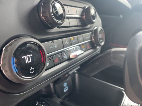 Used 2025 Ford Bronco Raptor AWD/4WD image 9