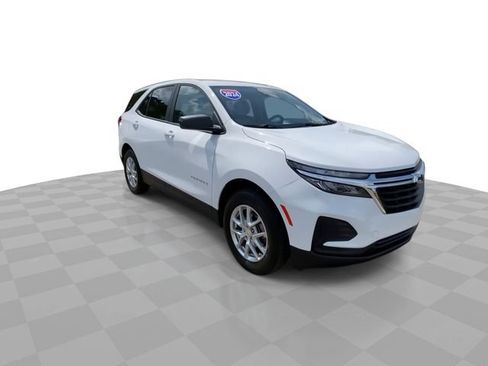 Used 2024 Chevrolet Equinox LS w/ LS Convenience Package AWD/4WD image 4