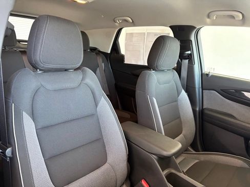 Used 2024 Chevrolet TrailBlazer LT w/ LT Cold Weather Package AWD/4WD image 36