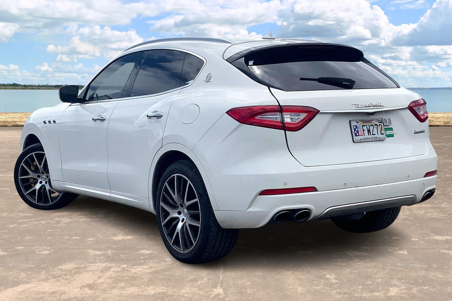 Used 2017 Maserati Levante S AWD/4WD image 4