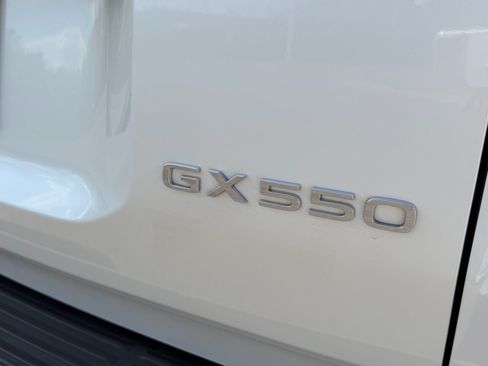 Used 2024 Lexus GX 550 AWD/4WD image 17