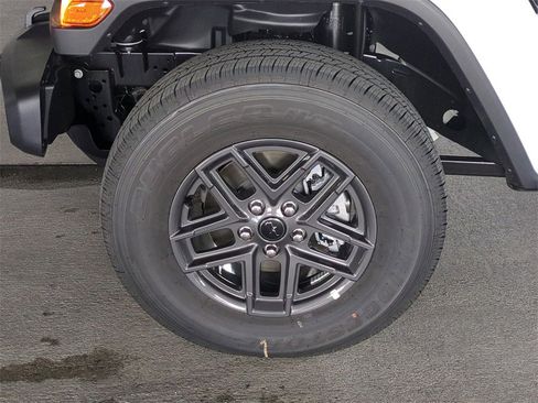 New 2025 Jeep Gladiator Sport image 11