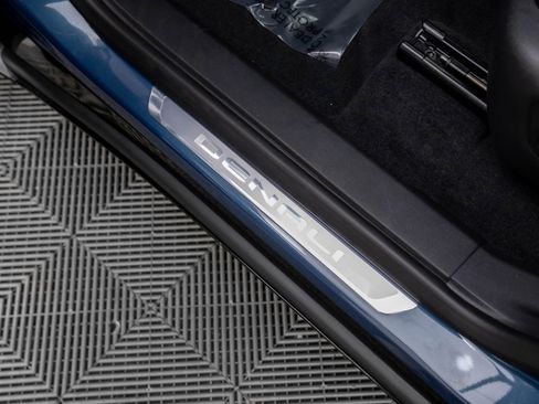 Used 2025 GMC Acadia Denali w/ Super Cruise Package image 17