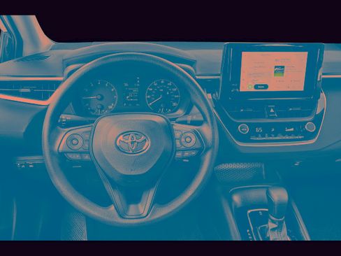 Used 2024 Toyota Corolla LE image 4