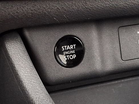 Used 2025 Nissan Rogue SV image 24