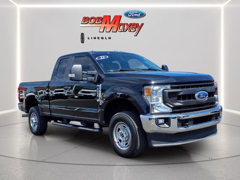 Used 2022 Ford F250 XL w/ Power Equipment Group AWD/4WD image 3
