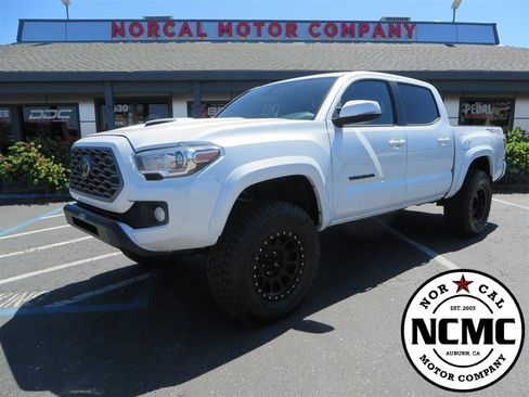 Used 2021 Toyota Tacoma TRD Sport image 1