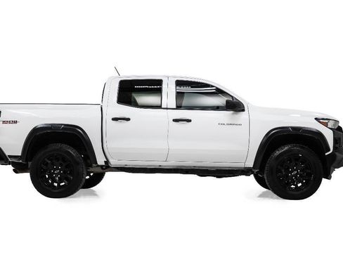 Used 2024 Chevrolet Colorado Trail Boss AWD/4WD image 5