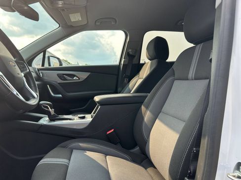 Used 2025 Chevrolet Blazer LT FWD image 22