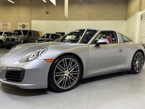 Used 2017 Porsche 911 Carrera AWD/4WD image 6