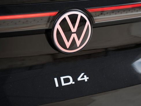 New 2025 Volkswagen ID.4 Pro S Plus image 4