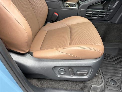 Used 2025 Toyota 4Runner Limited AWD/4WD image 6