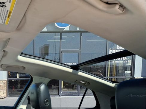Used 2023 Buick Envision Avenir FWD image 18
