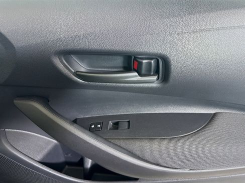 Used 2025 Toyota Corolla LE image 30