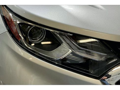 Used 2019 Chevrolet Equinox LT AWD/4WD image 29