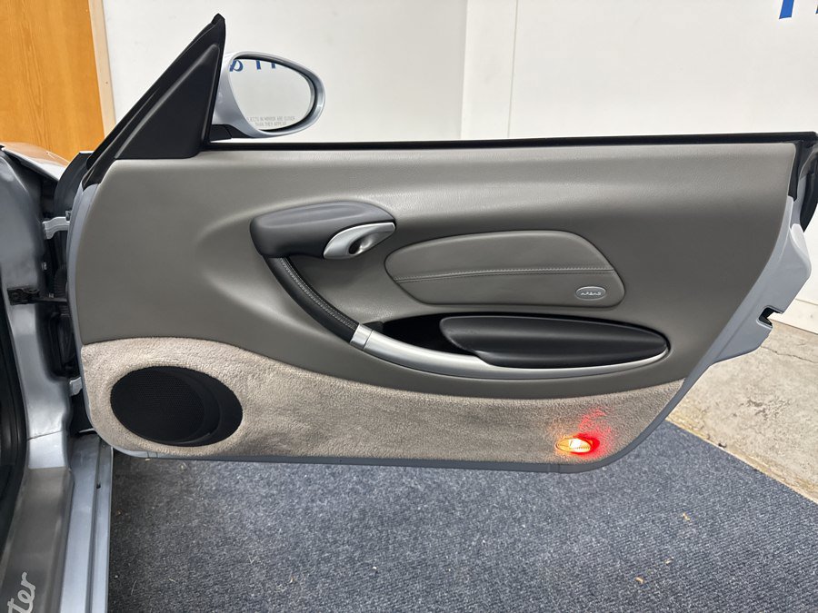 Used 2001 Porsche Boxster S RWD image 20