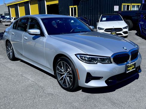 Used 2021 BMW 330e w/ Convenience Package RWD image 4