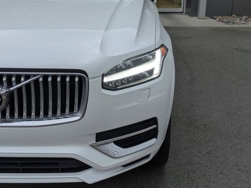 Used 2023 Volvo XC90 T8 Plus w/ Protection Package Premier image 10