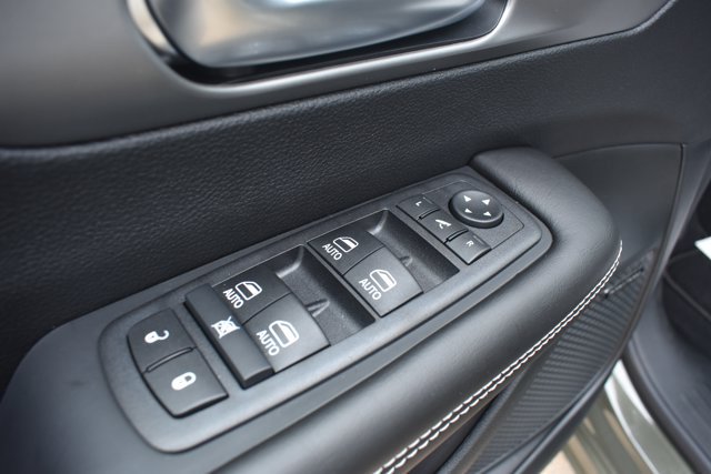 New 2027 Chrysler Pacifica Limited AWD/4WD image 13