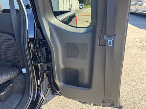 Used 2013 Nissan Frontier SV w/ SV Value Truck Pkg AWD/4WD image 20