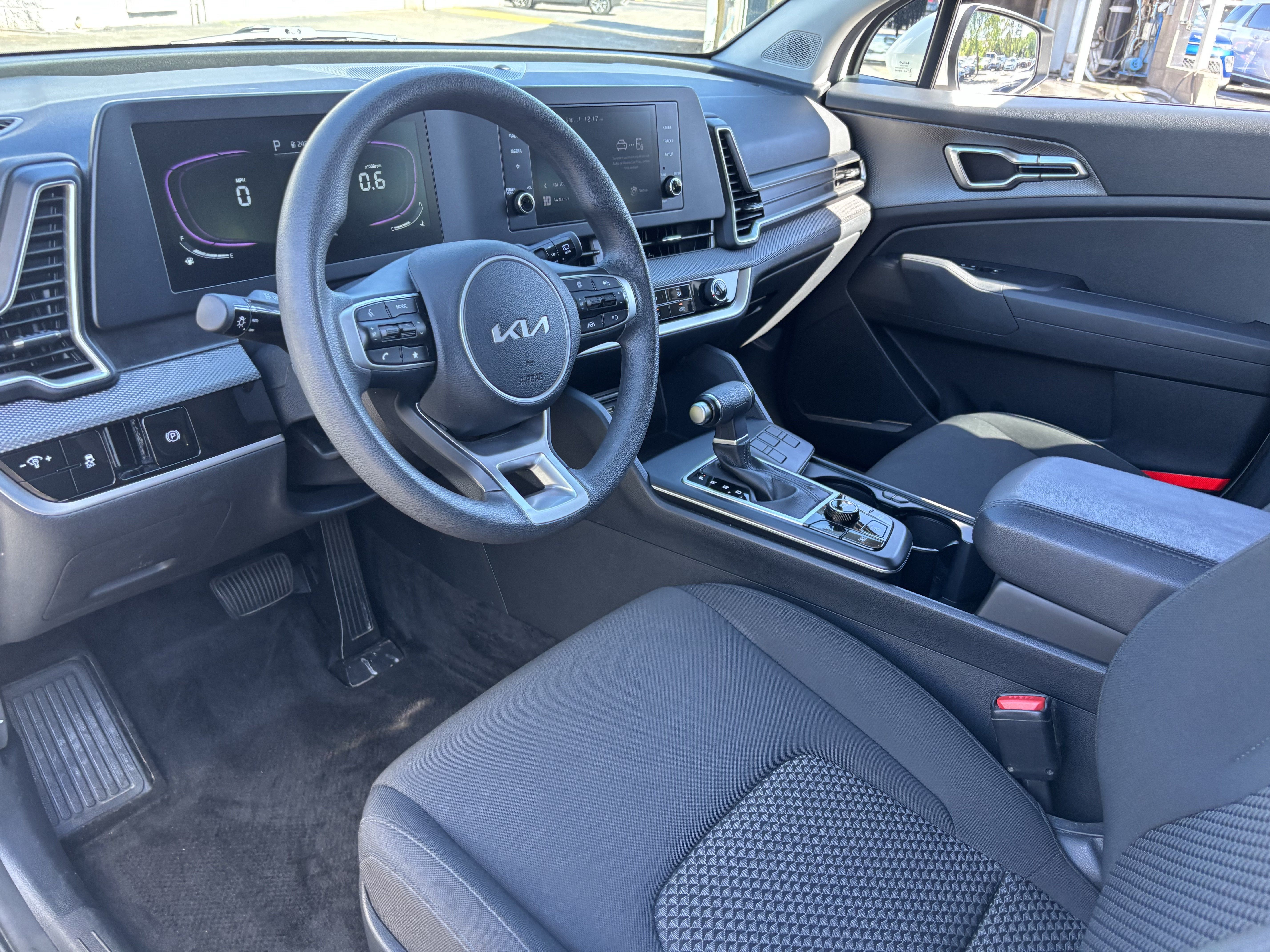 Certified 2025 Kia Sportage LX FWD image 16