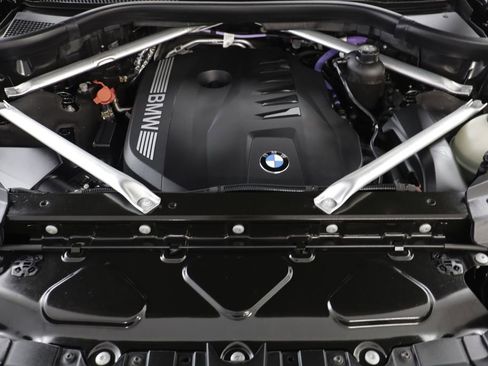 Certified 2024 BMW X7 xDrive40i w/ Parking Assistance Package AWD/4WD image 22