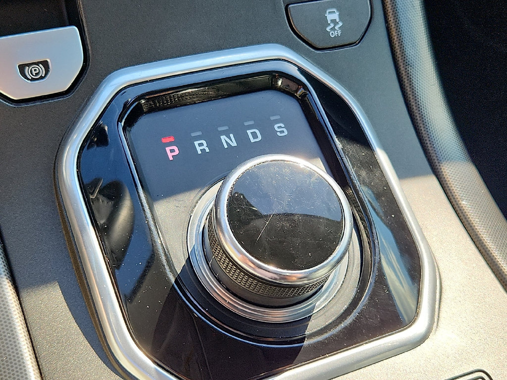 Used 2018 Land Rover Range Rover Evoque SE AWD/4WD image 16