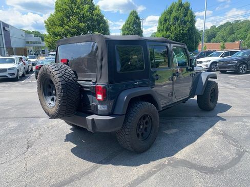 Used 2017 Jeep Wrangler Unlimited Sport w/ Quick Order Package 24S AWD/4WD image 6