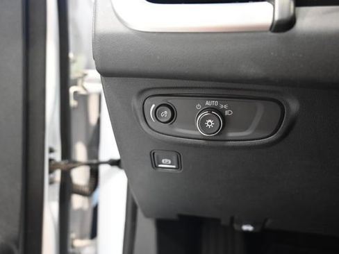 Used 2022 GMC Terrain SLE w/ Driver Convenience Package FWD image 26