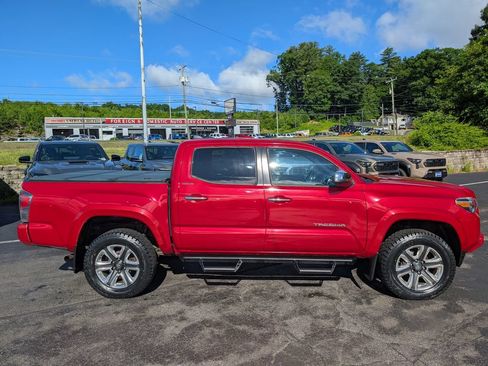 Used 2019 Toyota Tacoma Limited AWD/4WD image 9
