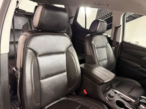 Used 2018 Chevrolet Traverse Premier w/ Driver Confidence II Package FWD image 26