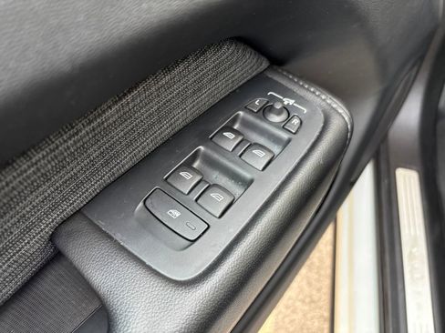 Certified 2023 Volvo XC60 B5 Core image 13