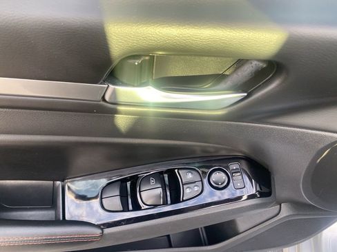 Used 2024 Nissan Altima 2.5 SR image 11