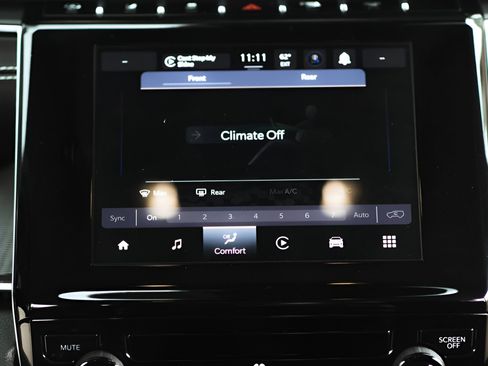 Used 2023 Jeep Grand Cherokee L Laredo image 39