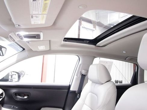 Certified 2025 Honda HR-V EX-L image 36