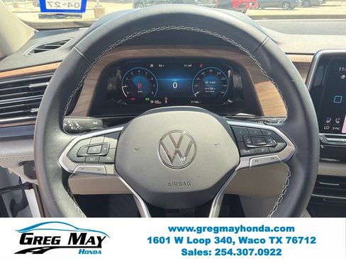 Used 2024 Volkswagen Atlas SE w/ Panoramic Sunroof Package FWD image 15
