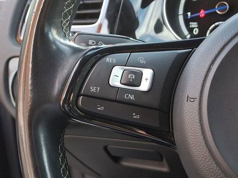 Used 2017 Volkswagen Golf R 4-Door image 21