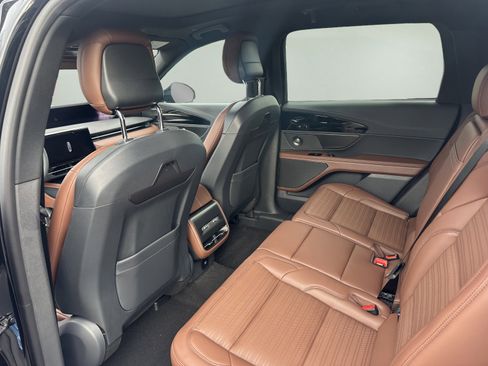 New 2026 Lincoln Nautilus Reserve image 10